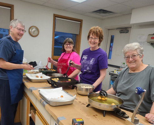 kitchen frying crew