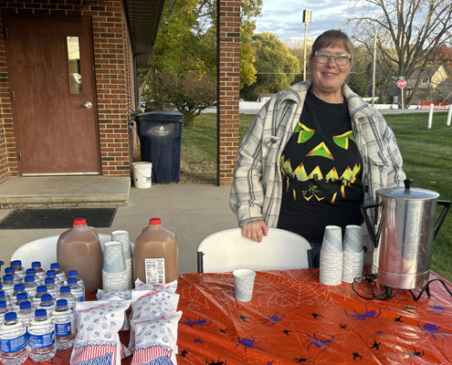 serving apple cider outside