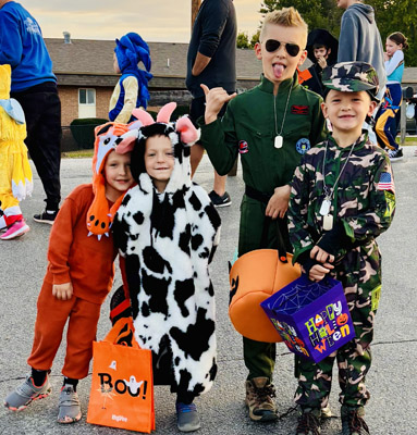 costumed kids